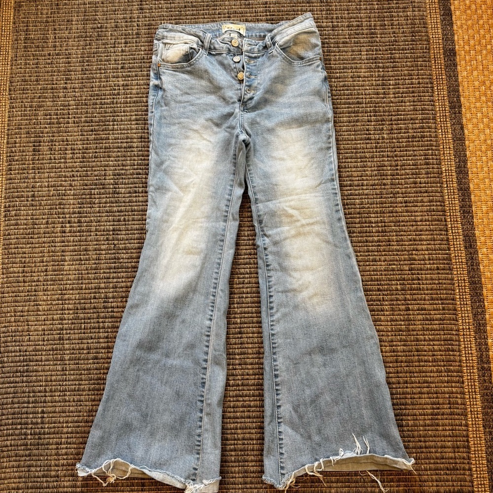 Tricot Vintage Looking  Blue Flare Jeans with Raw Hem